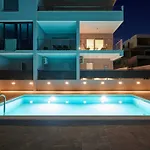 Exclusive Okrug Gornji With Shared Pool - Two Bedroom With Shared Pool Апартаменты *