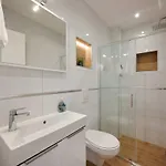 Exclusive Okrug Gornji With Shared Pool - Two Bedroom With Shared Pool Апартаменты Трогир