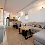 Exclusive Okrug Gornji With Shared Pool - Two Bedroom With Shared Pool Апартаменты Трогир