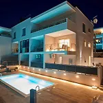 Exclusive Okrug Gornji With Shared Pool - Two Bedroom With Shared Pool
