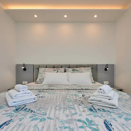 Apartament Exclusive Okrug Gornji With Shared Pool - Two Bedroom With Shared Pool *