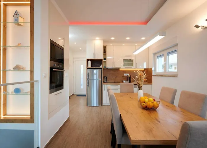 Exclusive Okrug Gornji With Shared Pool - Two Bedroom With Shared Pool