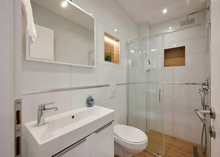 Exclusive Okrug Gornji With Shared Pool - Two Bedroom With Shared Pool Apartament Trogir
