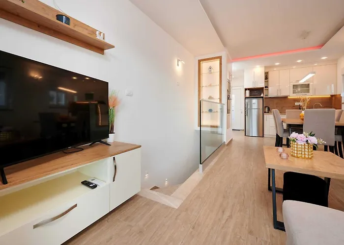 Apartament Exclusive Okrug Gornji With Shared Pool - Two Bedroom With Shared Pool Trogir