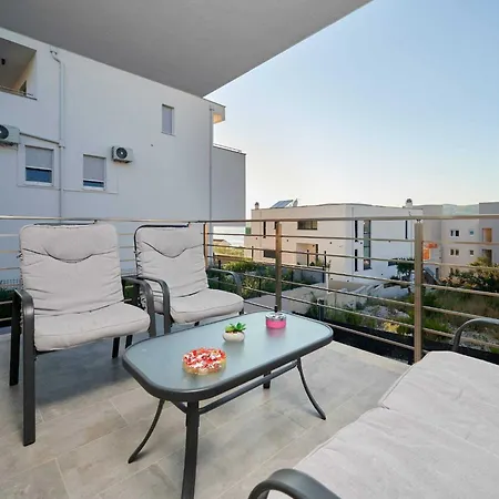 Exclusive Okrug Gornji With Shared Pool - Two Bedroom With Shared Pool Trogir