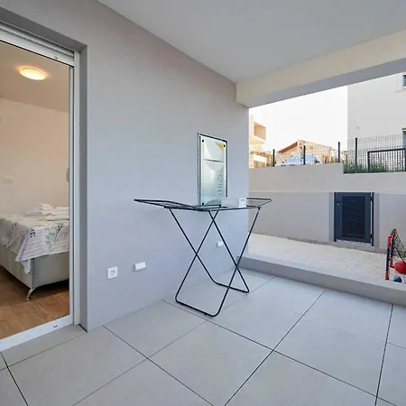 Exclusive Okrug Gornji With Shared Pool - Two Bedroom With Shared Pool Trogir