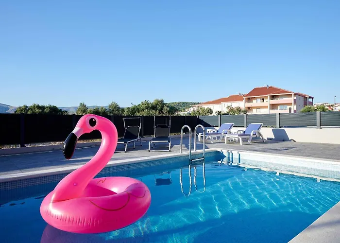 Exclusive Okrug Gornji With Shared Pool - Two Bedroom With Shared Pool * Trogir