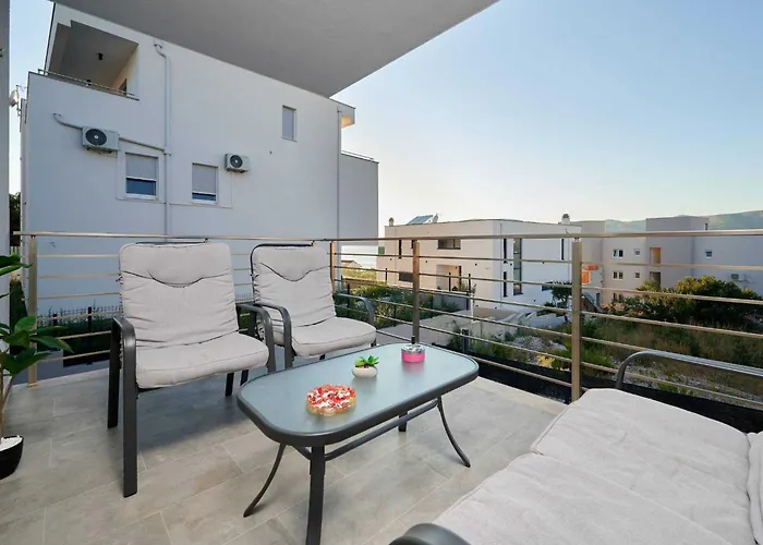 Exclusive Okrug Gornji With Shared Pool - Two Bedroom With Shared Pool Trogir