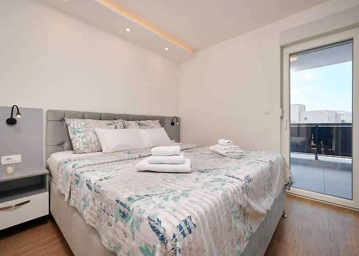 Exclusive Okrug Gornji With Shared Pool - Two Bedroom With Shared Pool *