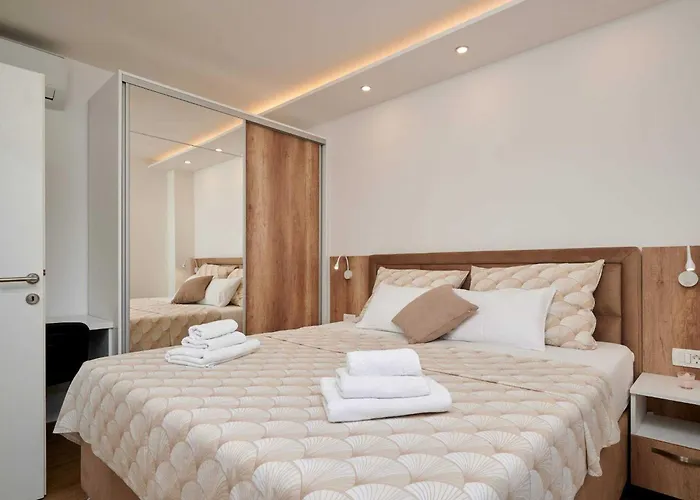 Exclusive Okrug Gornji With Shared Pool - Two Bedroom With Shared Pool * Trogir