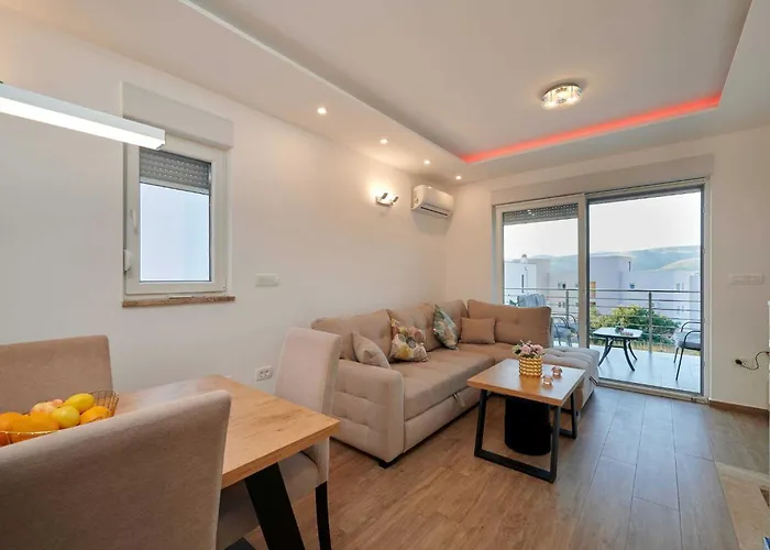 Apartment Exclusive Okrug Gornji With Shared Pool - Two Bedroom With Shared Pool Trogir